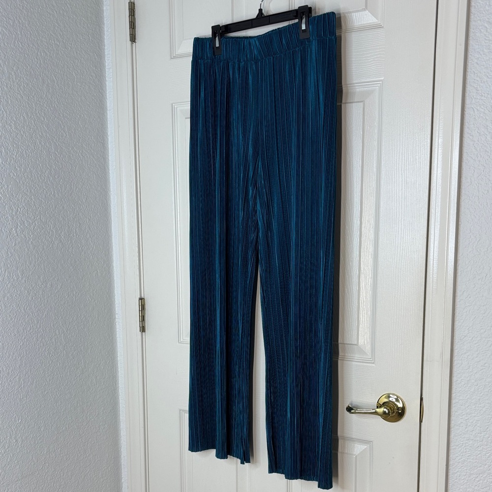 G by Giuliana Teal Pleated Palazzo Pants - Picture 3 of 10